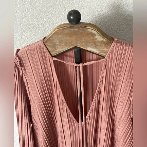 Free People Can't Help It Mini Dress Crinkle
Texture Bell Sleeve Red Size Small - Picture 3 of 5